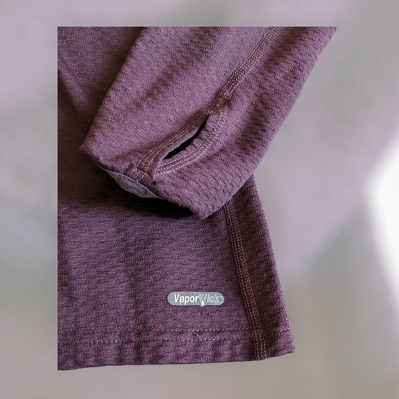 The North Face 1/2 Zip Vapor Wick - Picture 5 of 5